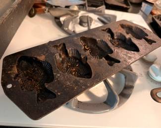 Antique Cast Iron Fish Chocolate Candy Mold Primitive Kitchen Baking Collectible