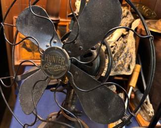 Vintage Hunter Electric Fan Black Metal Blades Antique Oscillating Desk Fan Industrial