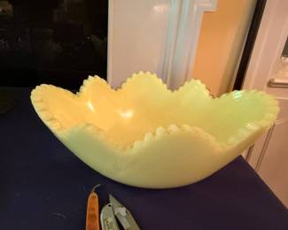Custard Glass Ruffled Edge Bowl Footed Compote Vintage Art Glass Collectible