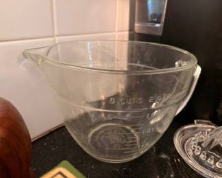 Large Glass Measuring Batter Bowl 8 Cup 2 Quart Pour Spout Vintage Kitchen Baking