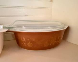 Pyrex Early American Brown Gold Casserole Dish Clear Glass Lid Vintage Kitchen Bakeware Collectible
