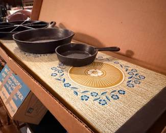 Cast Iron Skillets Multiple Sizes Meat Grinder Food Chopper Box Vintage Warming Tray Floral Design Kitchen Cookware Collectible