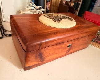 Cedar Wood Jewelry Box Inlaid Medallion Lid Brass Keyhole Lock Vintage Trinket Storage Keepsake Box