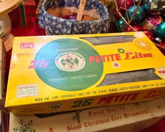 Vintage Petite Lites 25 Glass Christmas Tree Ornaments Original Box Finest Quality Permanent Contact Lamps Holiday Decorations Collectible