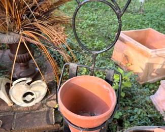 Wrought Iron Plant Stand Hoop Terra Cotta Pots Garden Supplies Outdoor Yard Lot