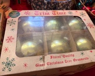 Trim Time Gold Glass Christmas Tree Ornaments Original Box Finest Quality Vintage Holiday Decorations Collectible
