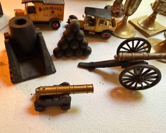 Miniature Brass Cast Iron Cannon Collection Cannonball Pyramid Colmans Mustard Delivery Truck Model Military Collectibles