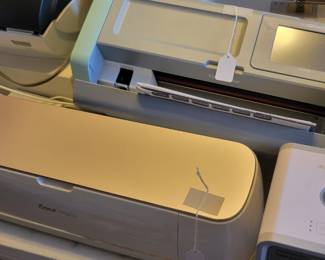 Cricut die cutting machine. 