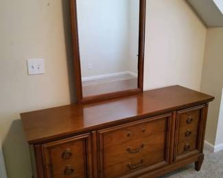 Dixie 9 Drawer Dresser