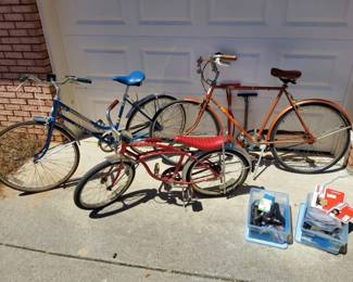 Vintage Chicago Schwinn Bicycle Lot  Collegiate, Stingray With Spare Parts