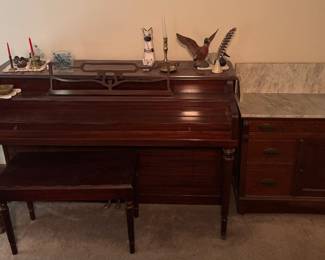 Piano & marble top Table
