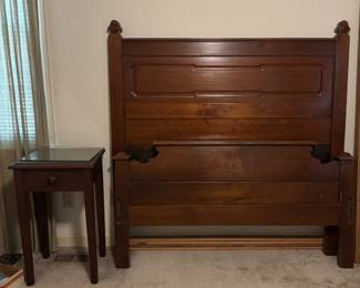 Traditional wood bed frame 