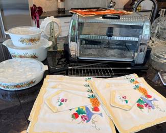 Corning Ware Spice of Life Le Romaria w/ dimple lids, Vintage Roto Broil 400 rotisserie, and vintage placemats with matching napkins
