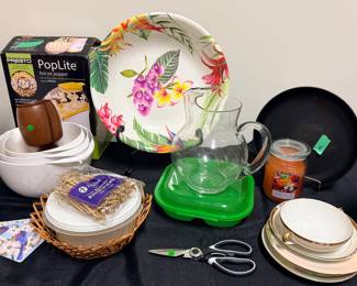 William Sonoma melamine Hawaiian bowl, Food Network cast iron skillet