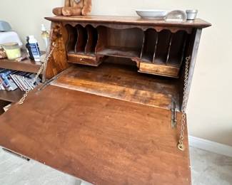 antiquebedroom living room family room furniture bedroom set chest of drawers