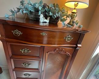 $300. Lexington 5 Drawer Dresser-EXCELLENT!!