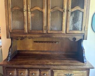 $200 Hutch 54x20x82