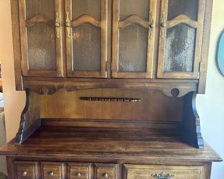 $80 Hutch 54x20x82