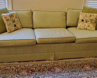 Includes 4 Accent Pillows