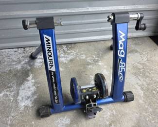 64 MinouraMag850BicycleTrainerStandUsedForIndoorCycling