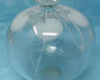 262 HeartVineArtGlassVesselSignedbyArtistMaryAngus