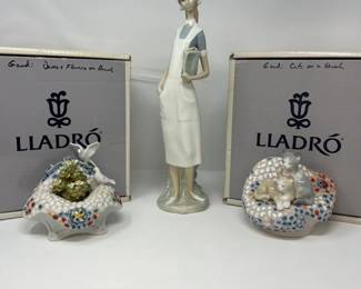 270 3LladrCatsonaBenchGardeninBarcelonaMakingRounds