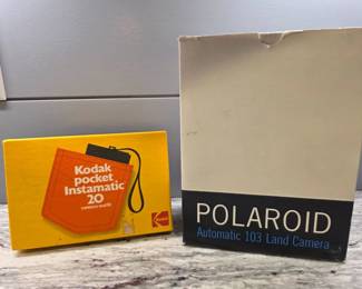 196 2VintageCamerasInTheOriginalBoxes