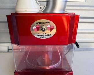 25 WaringProSnowConeMaker