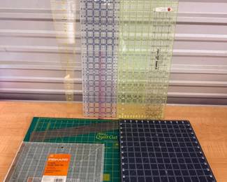 214 10QuiltersGridsCuttingMats