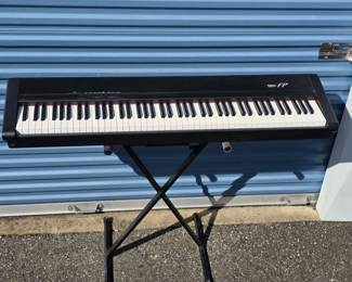 16 RolandFP1DigitalPiano