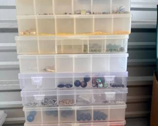 127 1010x7BeadStorageBoxesandBeadContentsPlus