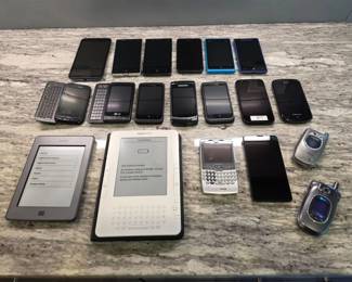 191 HugeLotOfOldCellPhonesKindles
