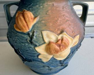 27 RosevillePotteryMagnoliaCollectionArtDecoVessel
