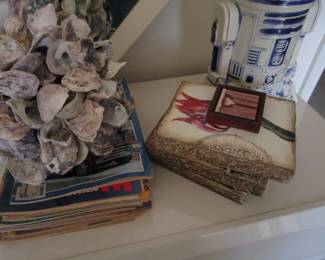 Shells, Dickens art