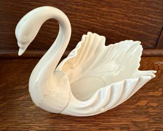 Lenox Swan Planter