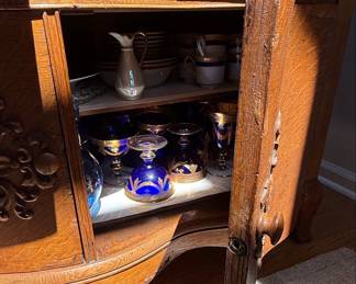 Tiger Oak Serpentine Front Dresser