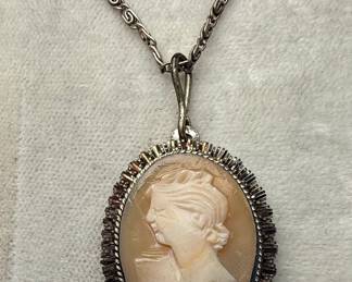 Sterling Silver Cameo Pendant Necklace Style