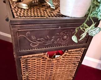 Woven Magazine Rack with Metal Frame