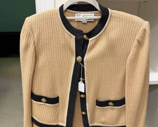 Vintage St. John Size P