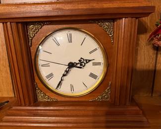 quartz mantle clock