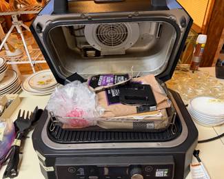 Ninja woodgrill, never-used