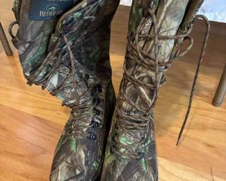Size 9M men’s Red Head hunting boots