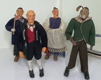 Vintage Folk Art Caroler Figurines
