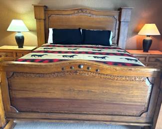 Rustic King Bed w Bedding 