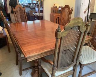 Dining room table with two leaves and 6 chairs.   Presale $240