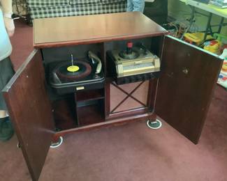 Vintage RCA Victor cabinet with record player and radio.  Works!