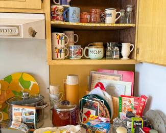 SAVE THE DATE! Please join Roman and Company Estate Sales for a beautiful, loaded Eastside home at 8808 Sampson Court, EPTX 79925 on SAT, 4/25/26 8A-2P AND SUN, 4/26/26 9A-2P. Items include MCM Living, Dining and and BR furniture, black lacquer Baldwin piano, vintage black lacquer Zenith console stereo, tons of Star Trek memorabilia, decor, china, vintage bar items, yard and garden, antique Singer treadle machine, holiday decor, sewing/craft supplies, games and much more!  Images available at www.rocoestatesales.com  WHERE: 8808 Sampson Court, El Paso, TX 79925 WHEN: SAT 04/25/26 8A-2P and SUN 04/26/26 9A-2P  No prices offered prior to sale date.&nbsp; Please bring assistance to load large and/or heavy items. Credit cards accepted with minimum $20.00 purchase. We look forward to seeing you at the sale!