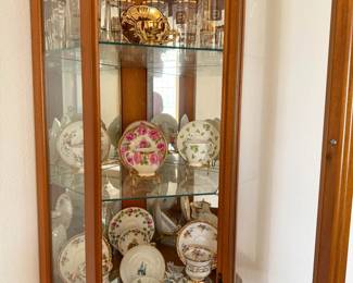 SAVE THE DATE! Please join Roman and Company Estate Sales for a beautiful, loaded Eastside home at 8808 Sampson Court, EPTX 79925 on SAT, 4/25/26 8A-2P AND SUN, 4/26/26 9A-2P. Items include MCM Living, Dining and and BR furniture, black lacquer Baldwin piano, vintage black lacquer Zenith console stereo, tons of Star Trek memorabilia, decor, china, vintage bar items, yard and garden, antique Singer treadle machine, holiday decor, sewing/craft supplies, games and much more!  Images available at www.rocoestatesales.com  WHERE: 8808 Sampson Court, El Paso, TX 79925 WHEN: SAT 04/25/26 8A-2P and SUN 04/26/26 9A-2P  No prices offered prior to sale date.&nbsp; Please bring assistance to load large and/or heavy items. Credit cards accepted with minimum $20.00 purchase. We look forward to seeing you at the sale!