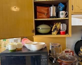 SAVE THE DATE! Please join Roman and Company Estate Sales for a beautiful, loaded Eastside home at 8808 Sampson Court, EPTX 79925 on SAT, 4/25/26 8A-2P AND SUN, 4/26/26 9A-2P. Items include MCM Living, Dining and and BR furniture, black lacquer Baldwin piano, vintage black lacquer Zenith console stereo, tons of Star Trek memorabilia, decor, china, vintage bar items, yard and garden, antique Singer treadle machine, holiday decor, sewing/craft supplies, games and much more!  Images available at www.rocoestatesales.com  WHERE: 8808 Sampson Court, El Paso, TX 79925 WHEN: SAT 04/25/26 8A-2P and SUN 04/26/26 9A-2P  No prices offered prior to sale date.&nbsp; Please bring assistance to load large and/or heavy items. Credit cards accepted with minimum $20.00 purchase. We look forward to seeing you at the sale!