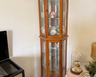 SAVE THE DATE! Please join Roman and Company Estate Sales for a beautiful, loaded Eastside home at 8808 Sampson Court, EPTX 79925 on SAT, 4/25/26 8A-2P AND SUN, 4/26/26 9A-2P. Items include MCM Living, Dining and and BR furniture, black lacquer Baldwin piano, vintage black lacquer Zenith console stereo, tons of Star Trek memorabilia, decor, china, vintage bar items, yard and garden, antique Singer treadle machine, holiday decor, sewing/craft supplies, games and much more!  Images available at www.rocoestatesales.com  WHERE: 8808 Sampson Court, El Paso, TX 79925 WHEN: SAT 04/25/26 8A-2P and SUN 04/26/26 9A-2P  No prices offered prior to sale date.&nbsp; Please bring assistance to load large and/or heavy items. Credit cards accepted with minimum $20.00 purchase. We look forward to seeing you at the sale!